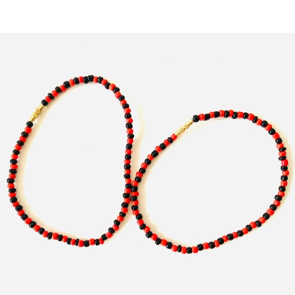 A pair of black and red Beaded anklets - Picture 3 of 3